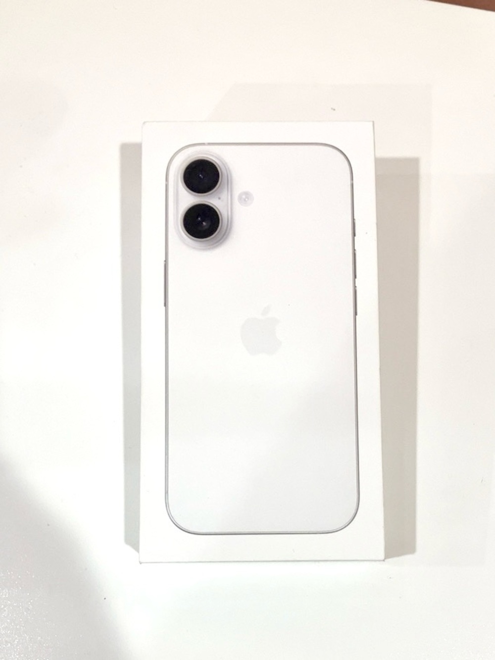 White Apple iPhone Box